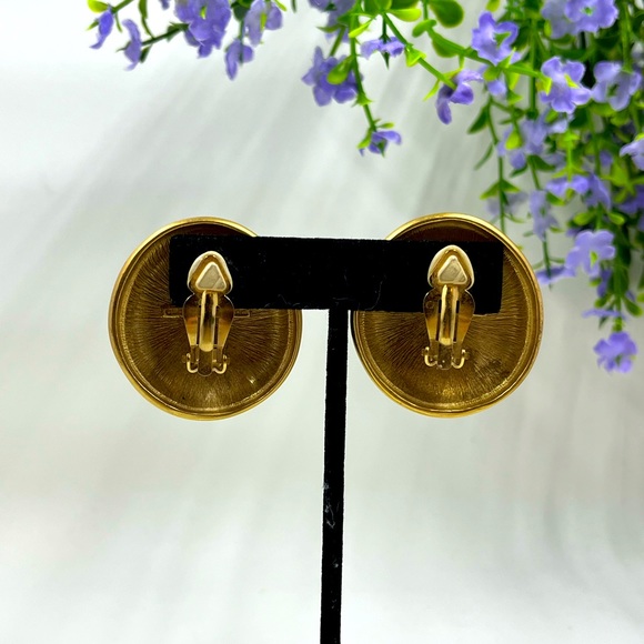 Liz Claiborne Signed Vintage Oversized Gold Clip On Earrings - Picture 5 of 10